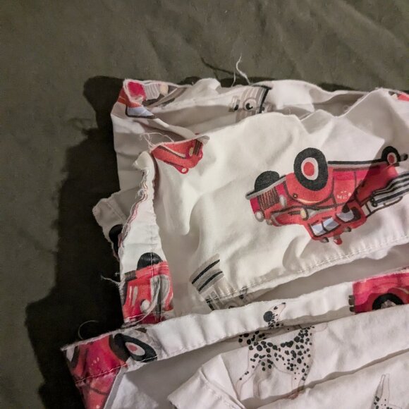 Pottery Barn Kids 100% Cotton Firetrucks Twin Sheet Set - Picture 7 of 12